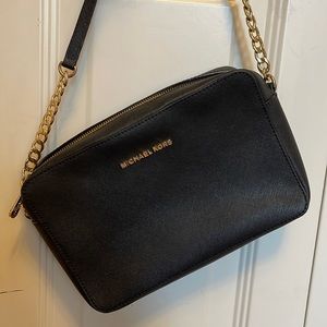 Black Michael kors crossbody bag